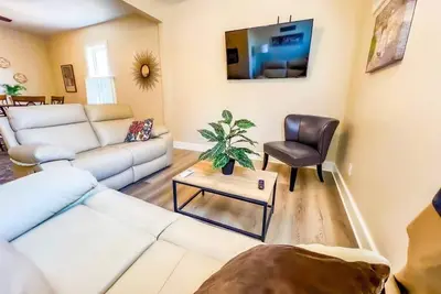 Image de Coastal Blue: Minutes to Cedar Point and Sports Complex! Sleeps 10