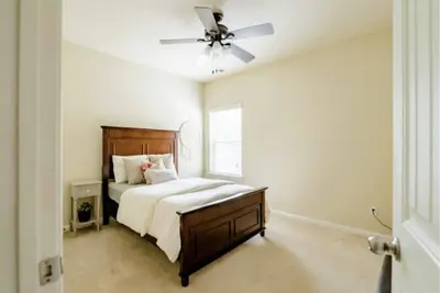 Image de 5 mins to Downtown Columbus & 20 to Fort Moore - Private Bathroom and Bedroom