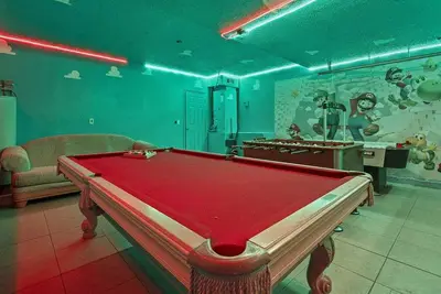 Image de Family Home 5mi to Disney: Pool & Game Room