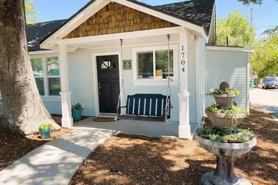 Image de Peacock on Park! 3 Bedroom Downtown Paso Robles