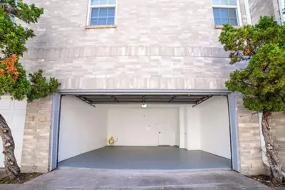 Image de Luxuries Townhouse 24hr security