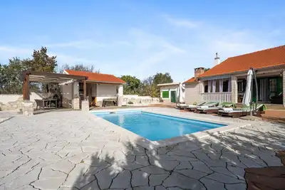 Image de Superbe maison à Drinovci avec sauna