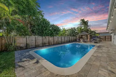 Image de 1 Mi to Pompano Beach: Home w/ Patio & Pool!