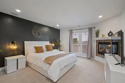 Image de Spacious Seward Park Home for 8!