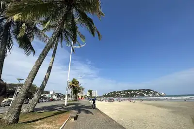 Image de Apartamento a 200 Metros da Praia da Enseada no Guarujá