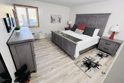 Image de One Bedroom Lake Retreat, two pools, hot tub, and more!