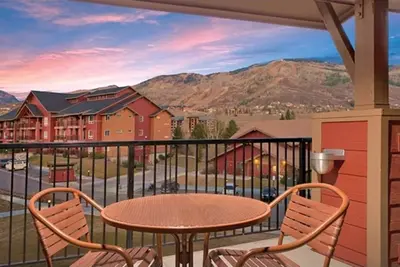 Image de Mountain escape at Steamboat Springs condo near ski resort & village.