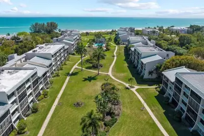 Image de Luxury Beach condo at Loggerhead Cay on Sanibel’s sought-after East End!