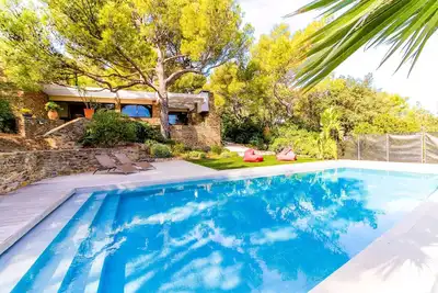 Image de Maison de Charme - Calme Absolu et Piscine Privée