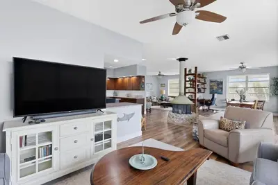 Image de Colonel's Cottage- Sanibel Beach Retreat, Fantastic Amenities