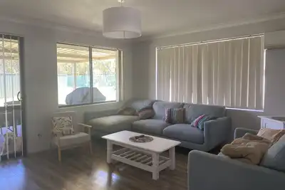 Image de Busselton Bayside - minutes from the beach. Bring your pooch