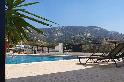 Image de Studio Apartment/Mountain views/Sea view/Air-conditioning/Twin beds/Quiet location/Swimming pool/