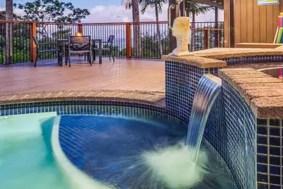 Image de The Hillside Retreat Villa, a couple's retreat.