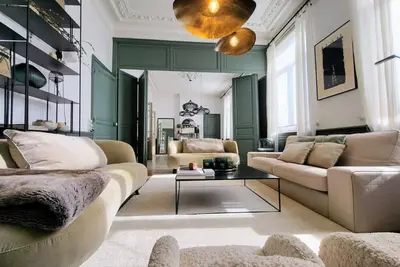Image de Grande Maison Bourgeoise avec Cour Privative, 5 Chambres, WiFi, Proche Commerces et Nature
