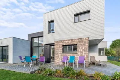 Image de Villa lumineuse 4 étoiles, 50m de la plage, jardin clos, tranquillité à Trégastel