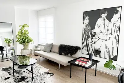 Image de Bright Apartment located in Antwerp's historical city center.