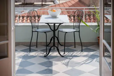 Image de Jade – A Stylish One-Bedroom Home in Metaxourgio