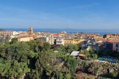 Image de B&b \"Sorrento Made in Italy\" in the center but far from the city coas.