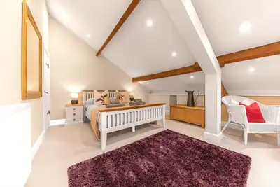 Image de Rose Barn - barn conversion sleeps 6, new bathroom with parking