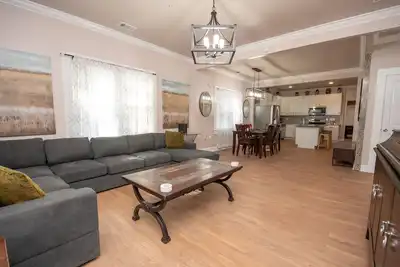 Image de Luxury 6br Atlanta Home – Sleeps 24, WiFi, Parking, Near Midtown & Downtown