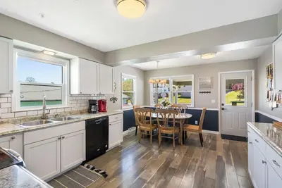Image de Branson Downtown Beauty – 4 Bdr Home Sleeps 15