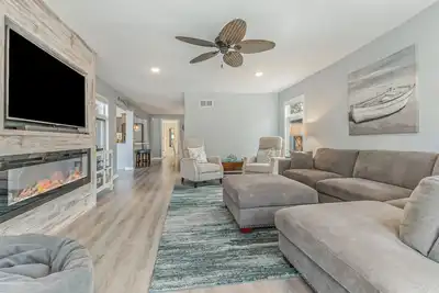 Image de Blue Dune: A Dreamy Beach Cottage On The Muskegon Channel