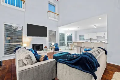 Image de Game room, Crib, Fenced Backyard, Relocation stays