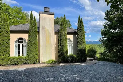 Image de Elegant Italian Villa Smoky Mt