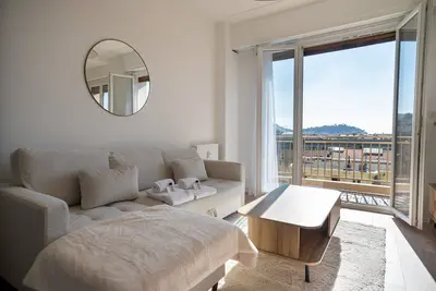 Image de GuestReady - Séjour chic et lumineux avec balcon