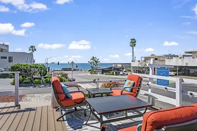 Image de Tamarack Beach Bungalow-300 yards to the beach-Enjoy the Village of Carlsbad