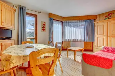 Image de À 300m des pistes de ski, 1er étage, balcon, parking, télévision, casier à ski, 36m², Morzine
