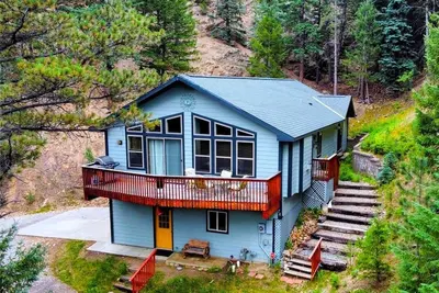 Image de Bright & Spacious Cabin 1-mi from Idaho Springs, on 5 acres + Mountain Views! \n