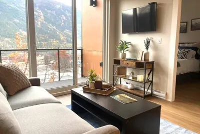 Image de Downtown Mountain Getaway