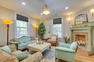 Image de Danville Retreat w/ Hot Tub & Cozy Fireplace!