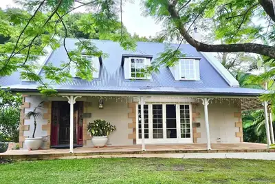 Image de Grande Eden - Secluded large acreage home Sleeps 8-12