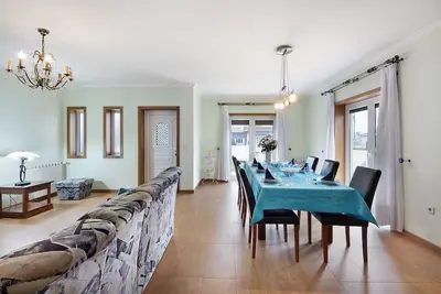 Image de Maison de vacances \"Vivenda Sol E Mar\" avec 2 terrasses privées, 3 balcons et Wi-Fi