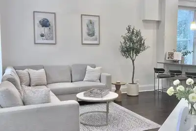 Image de Cozy East Village Apt