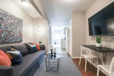 Image de The Palm Flats 06! Zoo! Museums! Medical Center!