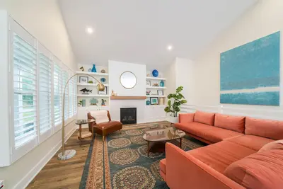 Image de Coastal Beach House w/Heated Pool, Club House & Fire Pit!