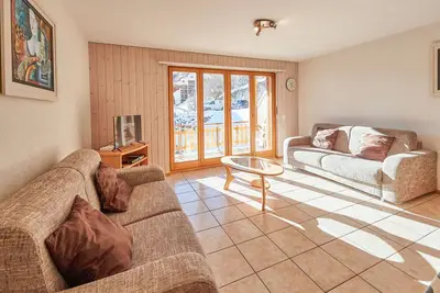 Bel appartement pour 6 personnes avec Wifi, Tv, balcon et parking