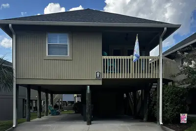 Image de Newly Updated 2 Bedroom Beach Cottage\nJust a short walk to the beach