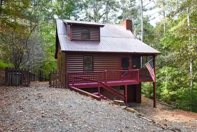 Image de Coosawattee River Resort cabin with athletic court, pool, hot tub, & gym