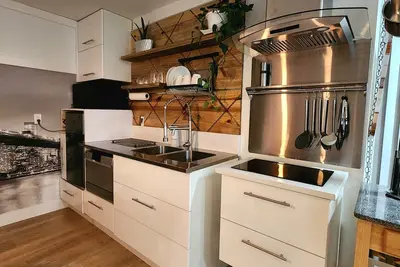 Image de 1 - Br Travellers  Basement Suite. No Cleaning fee, Sumas Mountain Rd, Abbotsford