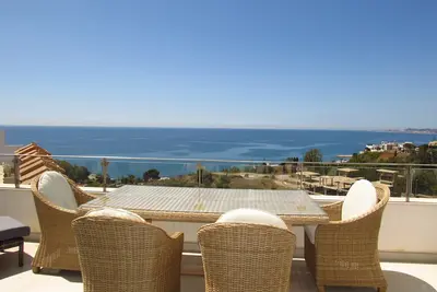 Image de Penthouse duplex avec grande terrasse et vues panoramiques sur la mer