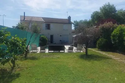 Image de Homerez - Villa spacieuse avec piscine à Saint-Fons
