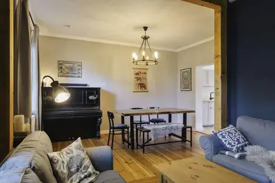 Golf and lake vacation in a charming country house