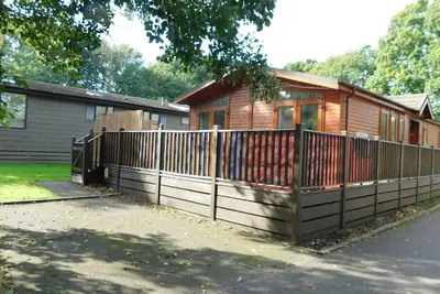 The Lodge, Alder Country Park -  a lodge that sleeps 4 guests  in 2 bedrooms