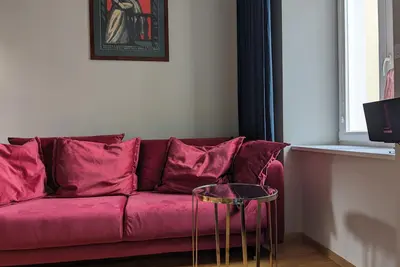 Juliet by mythings - Contemporary design, quiet studio, small & smart.