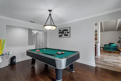 Image de Luxury 5 Bdrm Home | Stunning Pool & Huge Backyard