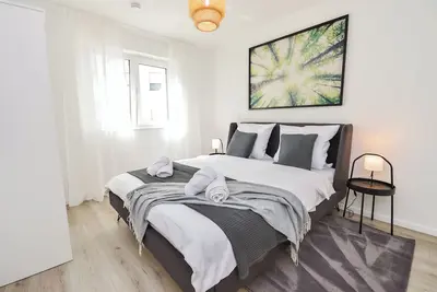 Image de GroĂźzĂĽgig & Individuell - Balkon Wifi Tv